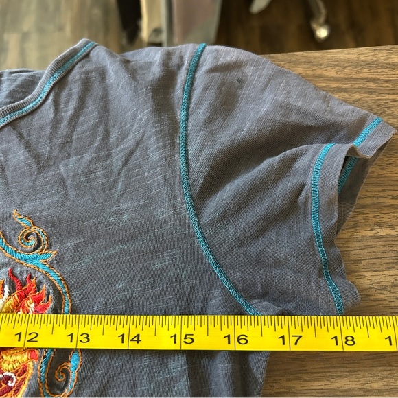 ❤️ Lucky Brand Gray Tee with Dragon Design S - Picture 7 of 9